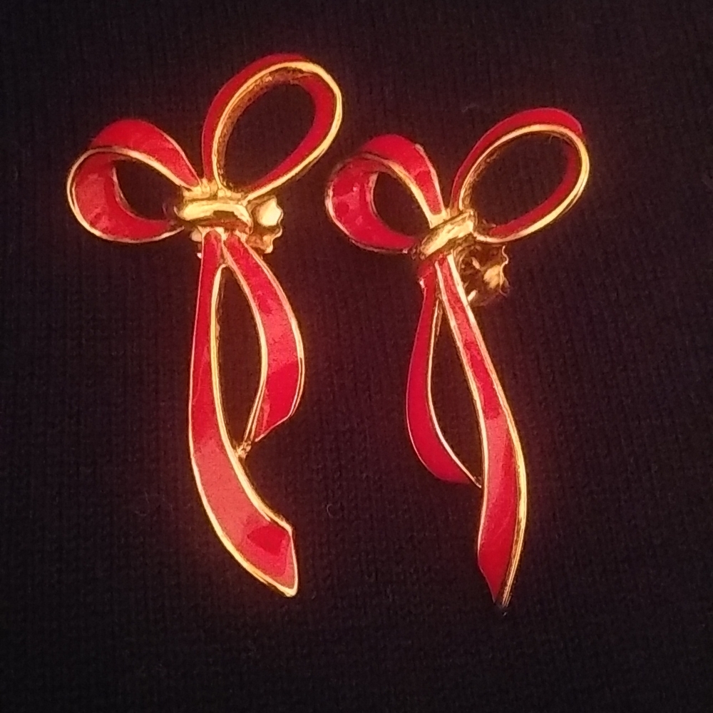 Vintage Avon Longbow Earrings
